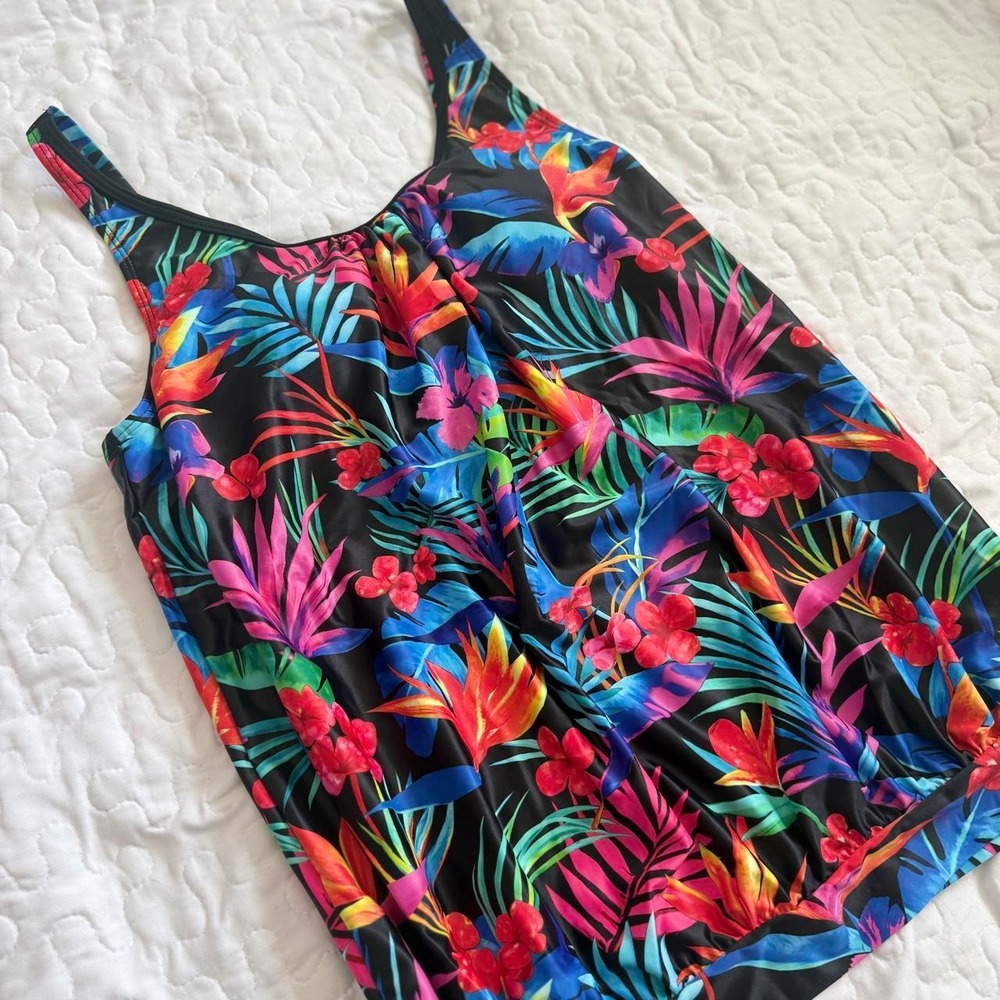 NWT Women Medium Tankini Top Black Tropical Floral Print BEACHWEAR POOL HIBISCUS